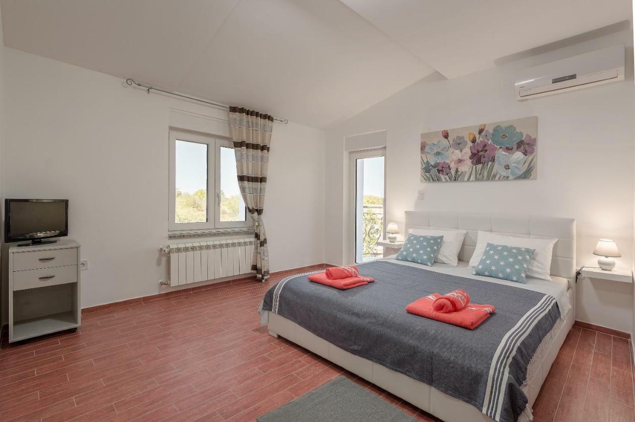 Lavander 3 Private With Bathroom And Balcony
