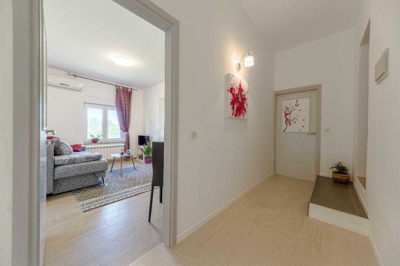 Lavander 3 Private With Bathroom And Balcony